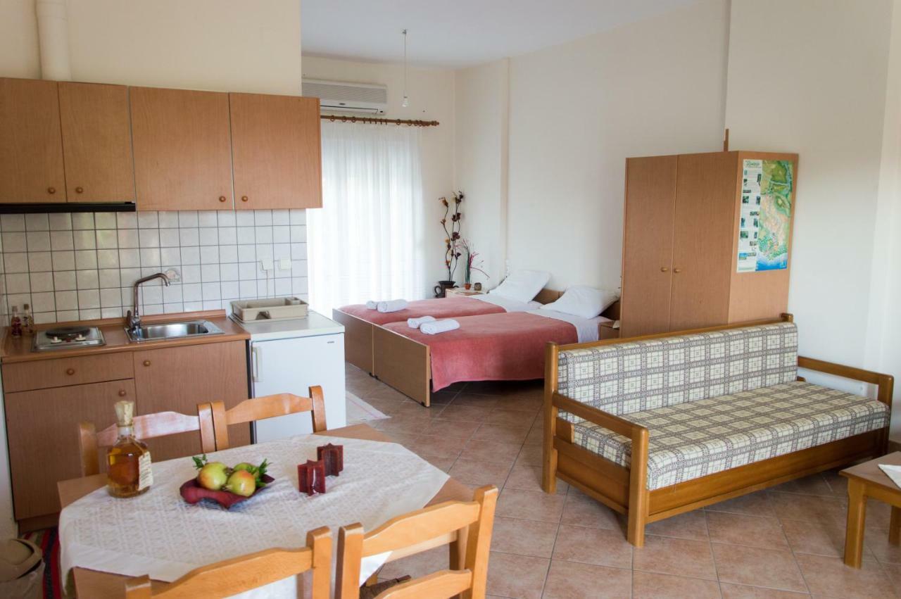 Dimitriou Rooms ギリキ エクステリア 写真