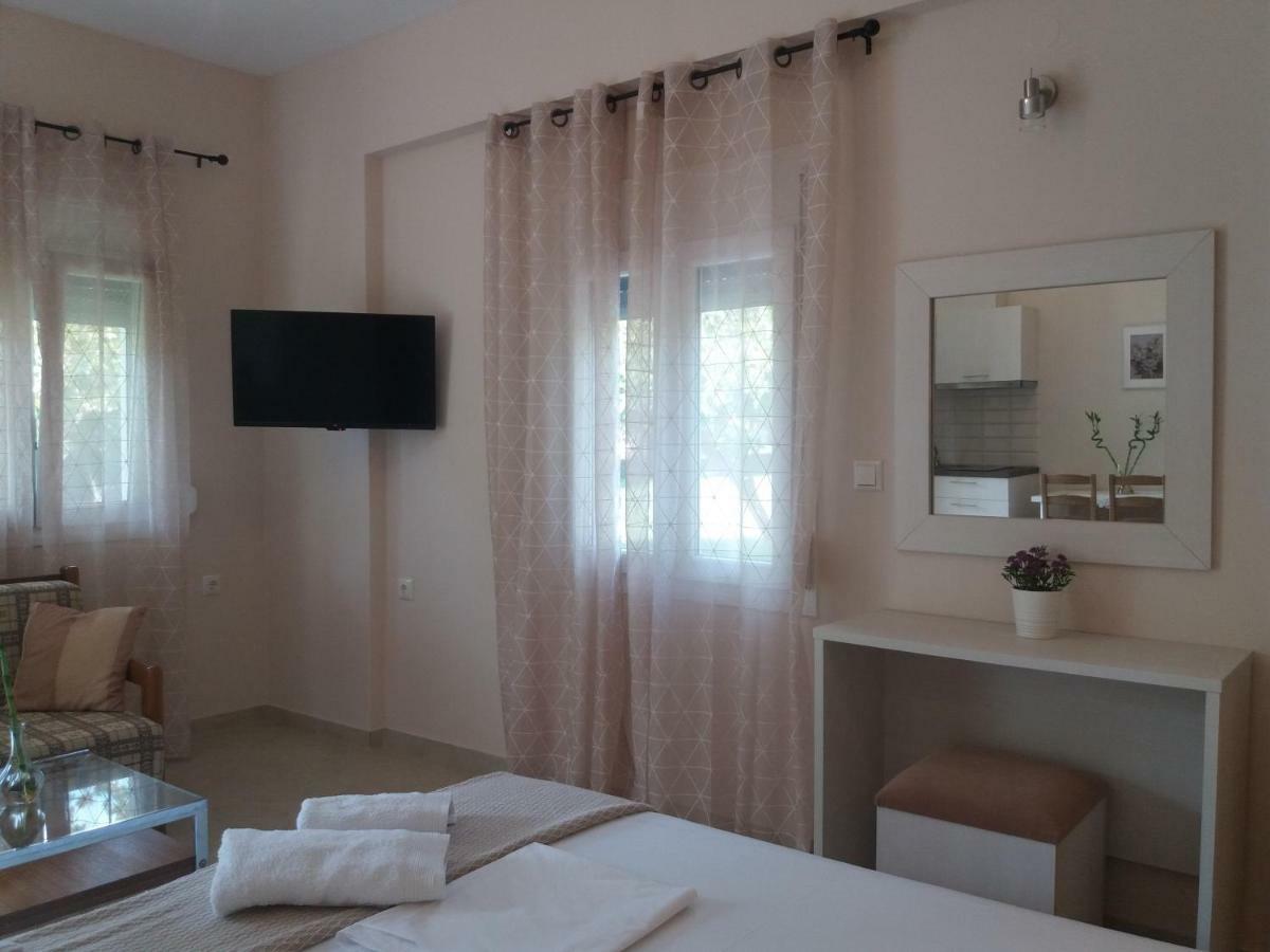 Dimitriou Rooms ギリキ エクステリア 写真