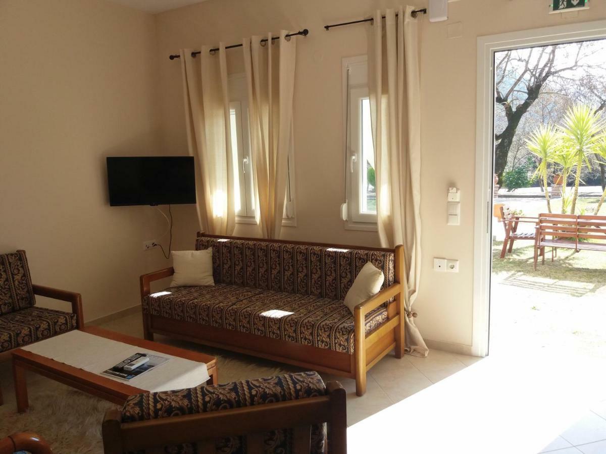 Dimitriou Rooms ギリキ エクステリア 写真